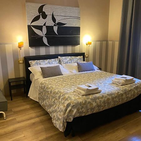 Отель Morgagni House Рим Экстерьер фото